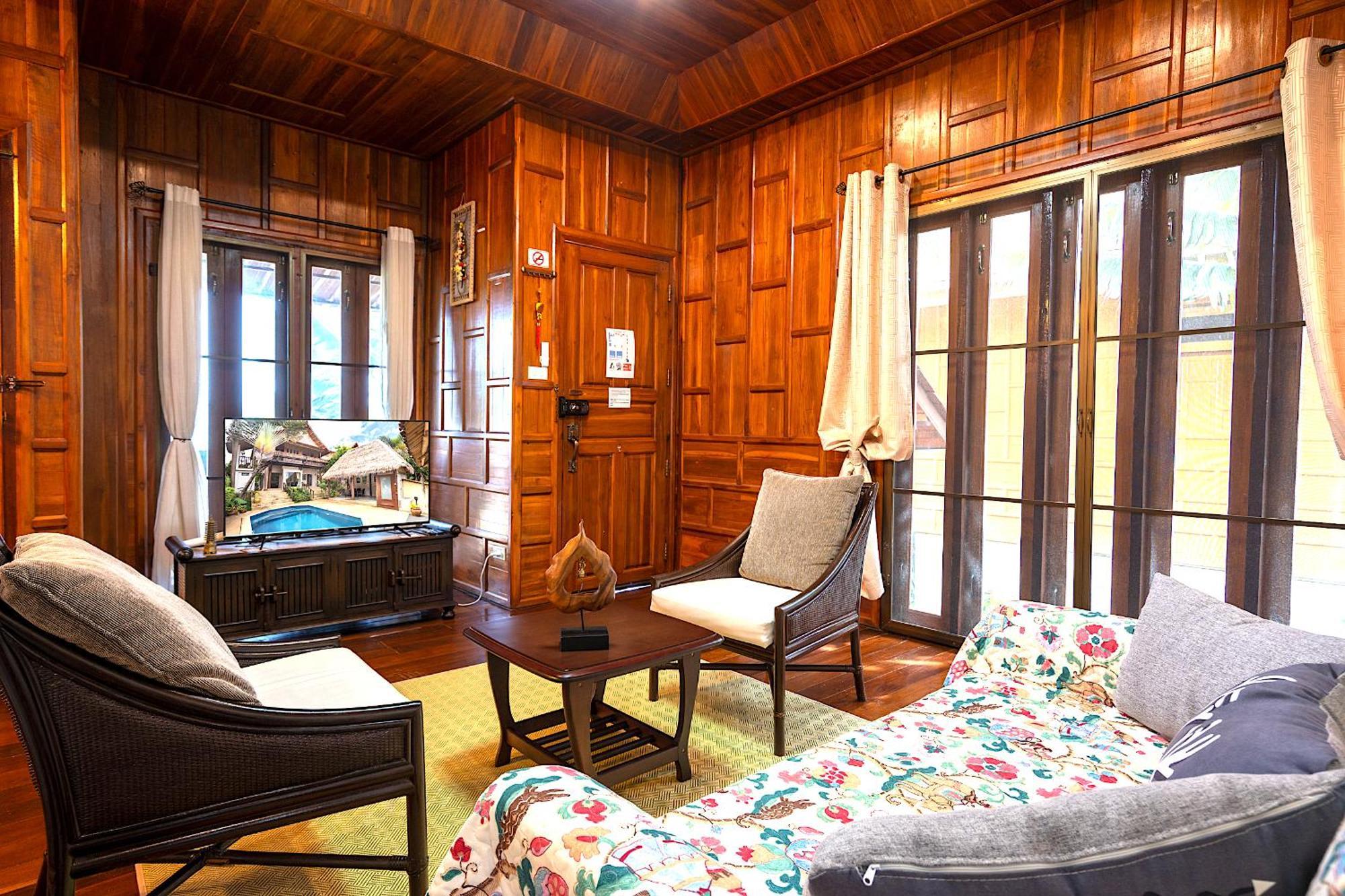Villa Ayutthaya At Kantiang Bay 란타섬 외부 사진