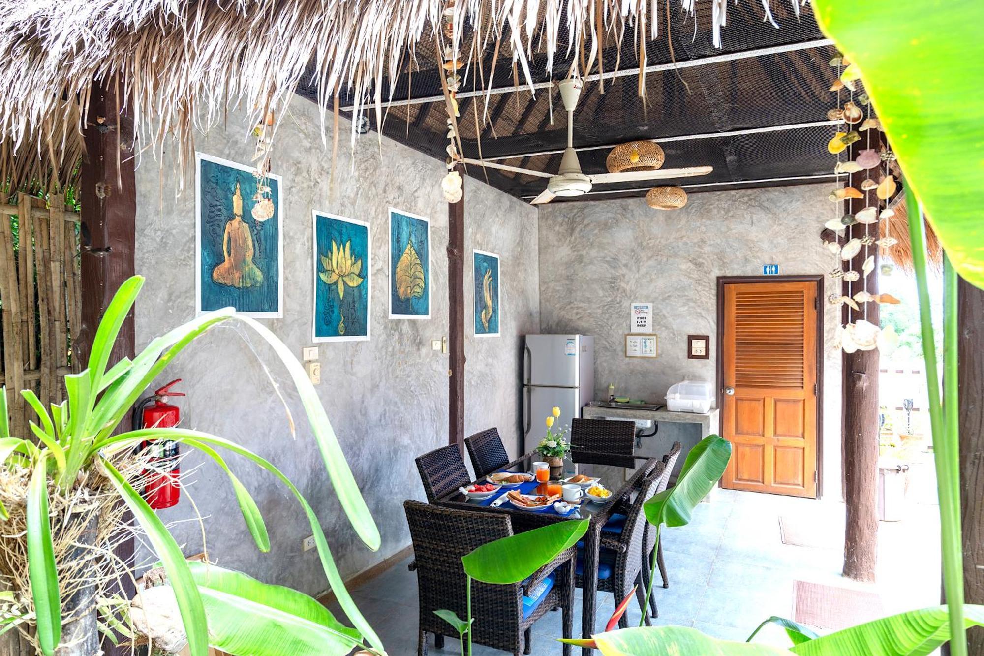 Villa Ayutthaya At Kantiang Bay 란타섬 외부 사진
