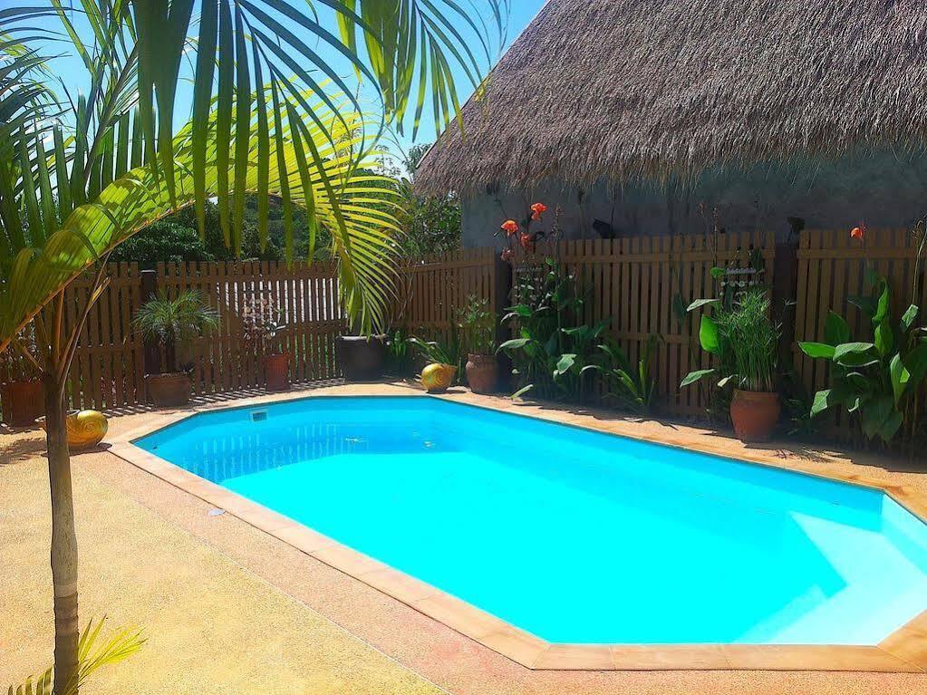 Villa Ayutthaya At Kantiang Bay 란타섬 외부 사진